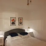 75m2 Lichtdurchflutete 3 Souterrain In Einem Neubau Apartment München