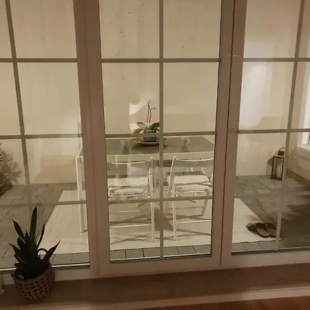 75m2 Lichtdurchflutete 3 Souterrain In Einem Neubau Apartment *