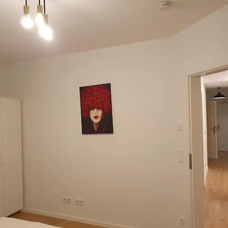 Apartment 75m2 Lichtdurchflutete 3 Souterrain In Einem Neubau *
